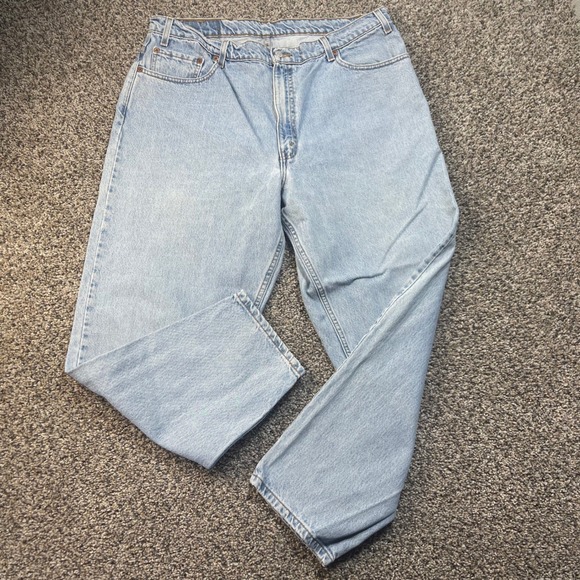 Vintage Levi's 560 Men's 36x29 Jeans Loose Fit Tapered Leg Light Wash Denim 90s - Picture 2 of 12